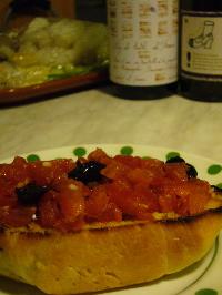 BRUSCHETTA TOMATES OLIVES P1020285.JPG